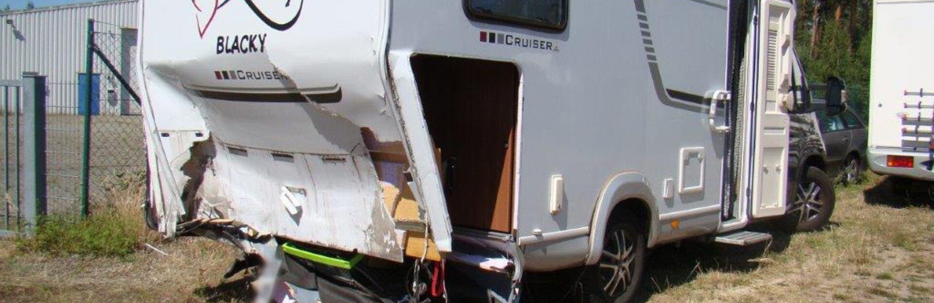 Außenanischt Unfallschaden LMC Cruiser von hinten